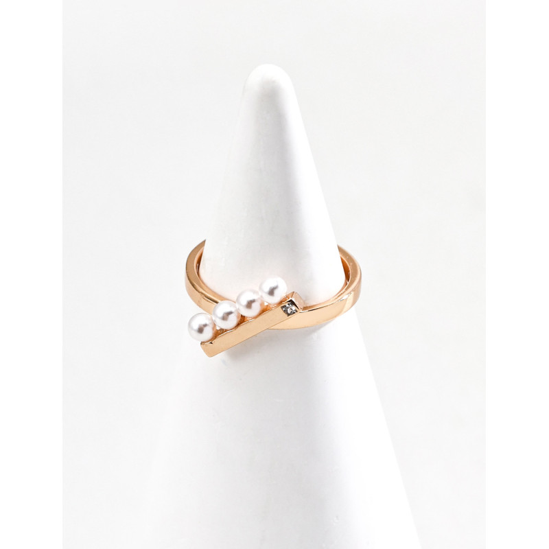 Pearl Ring | Geometric Design