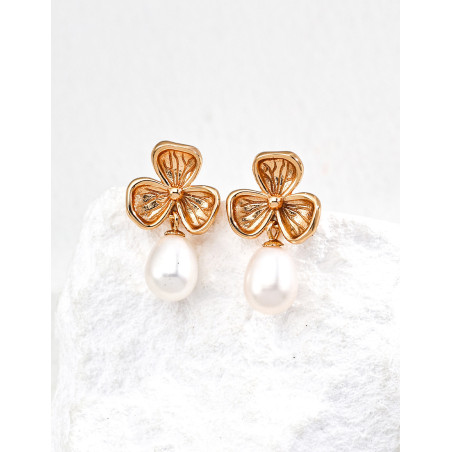 Elegant Four-Leaf Clover Pearl Drop Earrings